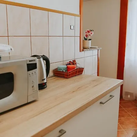 I&T Apartman Gospic Exterior photo