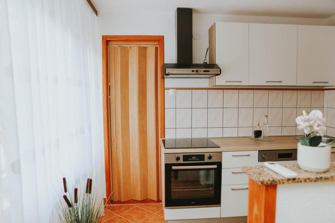 Apartment I&t *